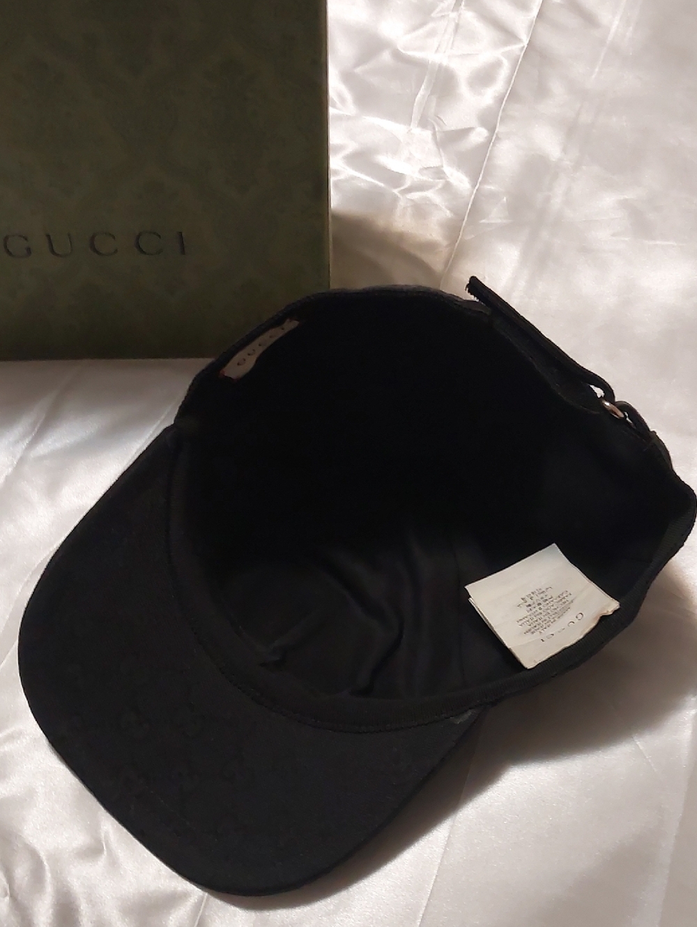 Gucci Black Baseball Cap with Gold Logo Patch Vintage - Picture 5 of 8